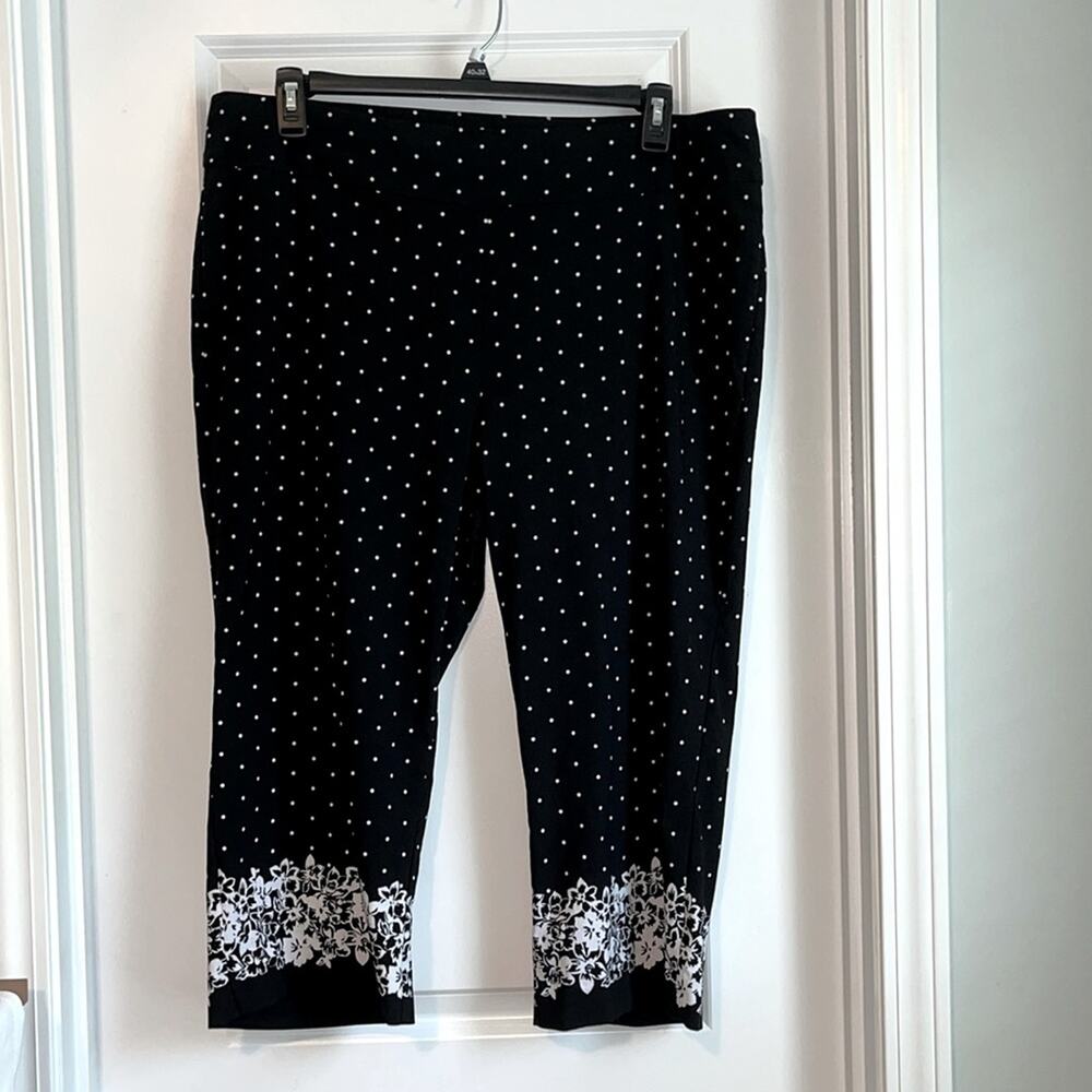 ⚡️ 3 for $30 ⚡️ Avenue Black and White Polka Dot Crop Pants